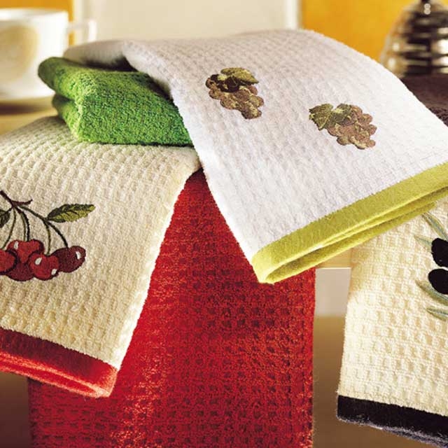 Фото - Как отстирать кухонные полотенца? Как сделать полотенце мягким после стирки?