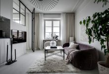 Фото - Открытая планировка и микро-спальня за стеклянной дверью: маленькая квартира в Стокгольме (38 кв. м)